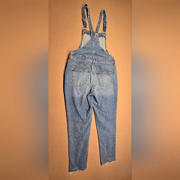 Universal Thread women's overalls - Picture 2 of 4